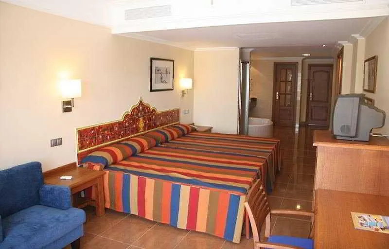 Mediterraneo Bay Hotel & Resort Roquetas de Mar