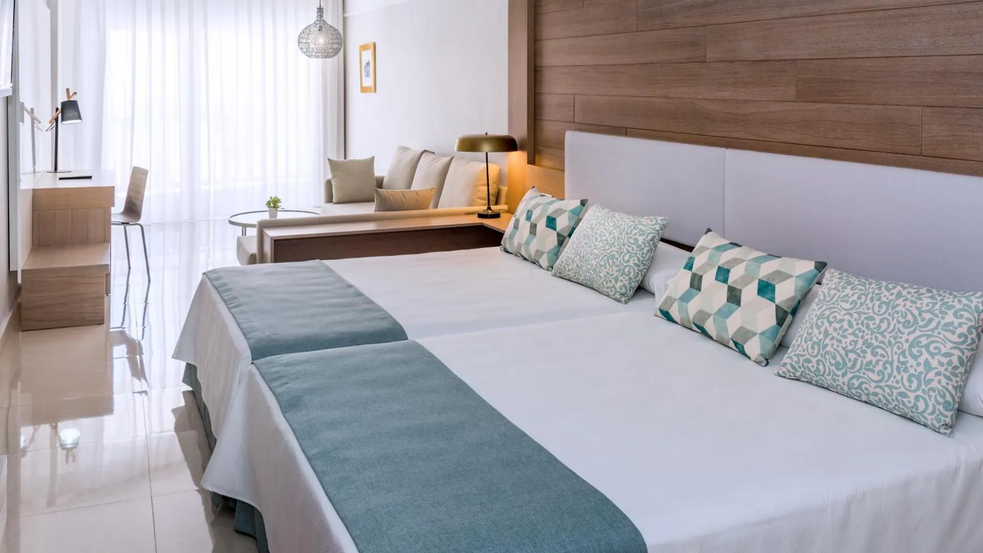 Mediterraneo Bay Hotel & Resort Roquetas de Mar