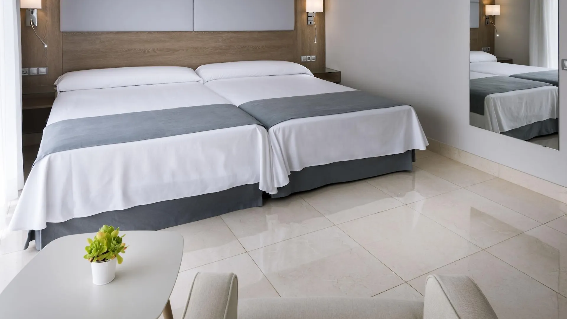 Mediterraneo Bay Hotel & Resort Roquetas de Mar