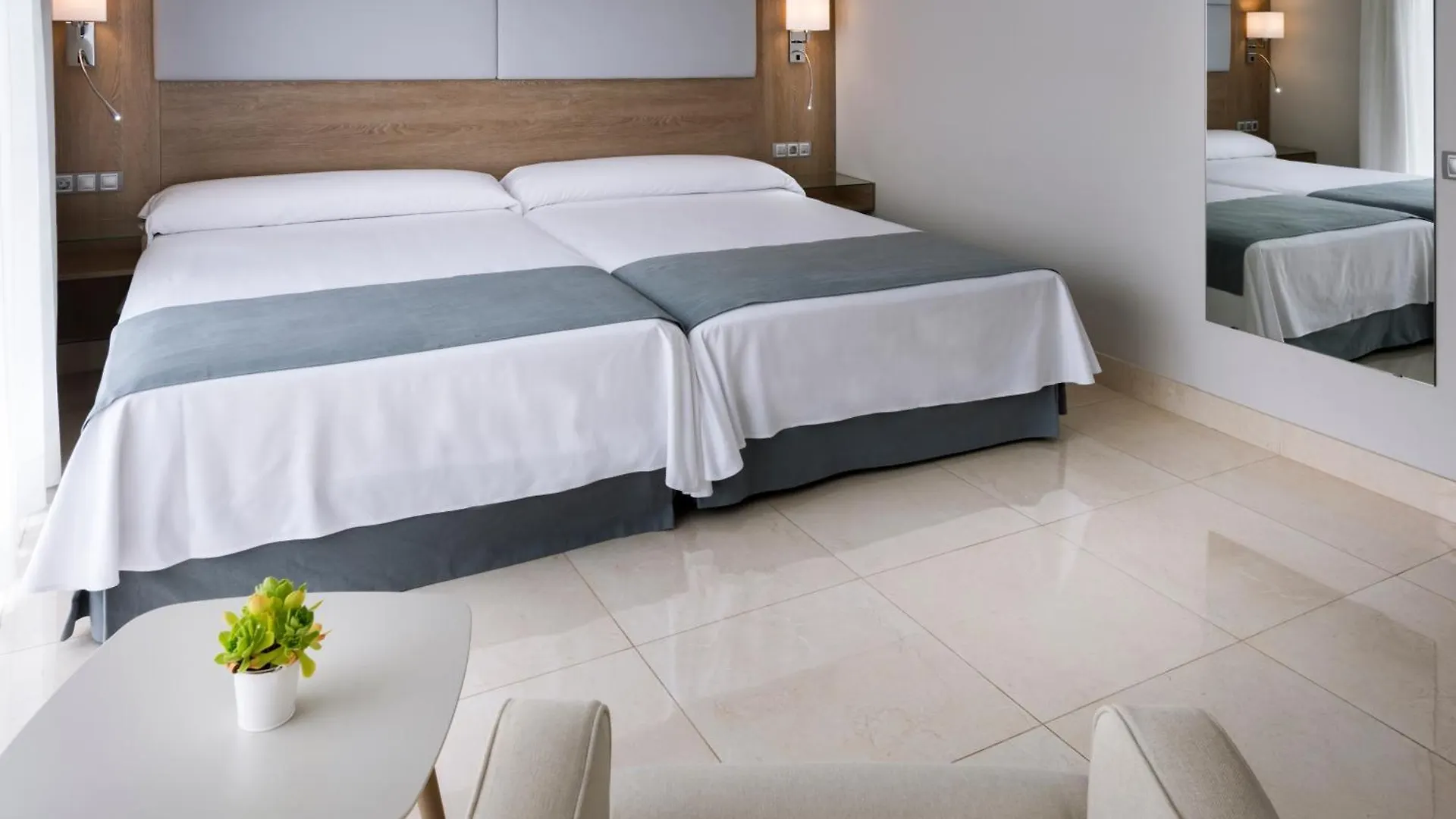 Mediterraneo Bay Hotel & Resort Roquetas de Mar